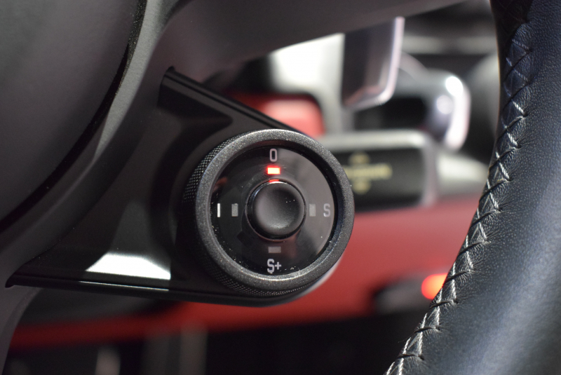 ポルシェ 911(Type991.2) カレラGTS スポーツクロノPKG 1オーナー 正規D車 エントリーD フルレザーインテリア ボルドーレッド&ブラックレザー ベンチレーター PCMナビ Bカメラ 20AW 2年保証