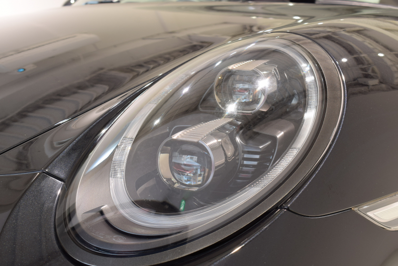 ポルシェ 911(Type991.2) カレラGTS スポーツクロノPKG 1オーナー 正規D車 エントリーD フルレザーインテリア ボルドーレッド&ブラックレザー ベンチレーター PCMナビ Bカメラ 20AW 2年保証