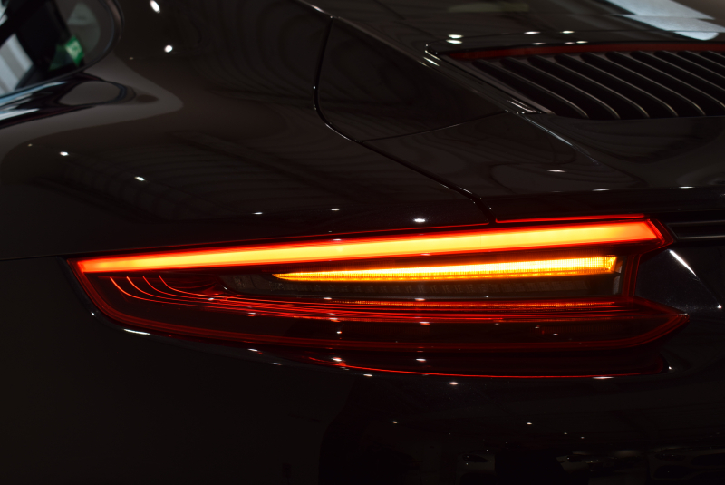 ポルシェ 911(Type991.2) カレラGTS スポーツクロノPKG 1オーナー 正規D車 エントリーD フルレザーインテリア ボルドーレッド&ブラックレザー ベンチレーター PCMナビ Bカメラ 20AW 2年保証