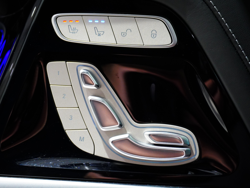 AMG Gクラス G63 AMGﾚｻﾞｰｴｸｽｸﾙｰｼﾌﾞPKG　正規D車 1ｵｰﾅｰ 左H Meｺﾈｸﾄ 黒革 ｻﾝﾙｰﾌ 純正ﾅﾋﾞTV Burmester AMGﾊﾟﾌｫｰﾏﾝｽEX AMG20ｲﾝﾁAW　2年保証