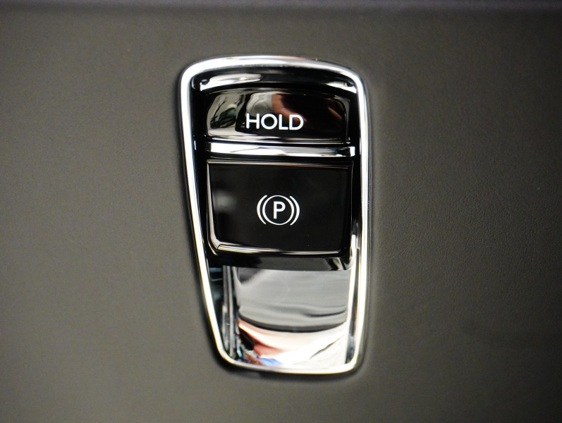 ロールスロイス カリナン 6.75 4WD Black Badge　正規D車 左H Starlight Headliner ACC 黒革 ｼｰﾄﾋｰﾀｰ&ﾍﾞﾝﾁﾚｰﾀｰ 純正HDDﾅﾋﾞTV 360ｶﾒﾗ RR刺繍 ﾗﾑｳｰﾙﾌﾛｱﾏｯﾄ 専用22ｲﾝﾁAW