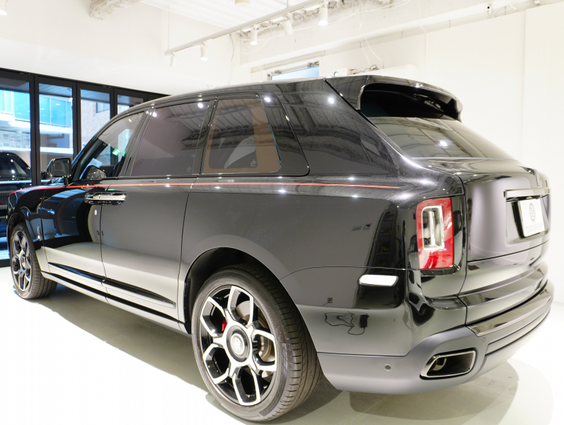ロールスロイス カリナン 6.75 4WD Black Badge　正規D車 左H Starlight Headliner ACC 黒革 ｼｰﾄﾋｰﾀｰ&ﾍﾞﾝﾁﾚｰﾀｰ 純正HDDﾅﾋﾞTV 360ｶﾒﾗ RR刺繍 ﾗﾑｳｰﾙﾌﾛｱﾏｯﾄ 専用22ｲﾝﾁAW