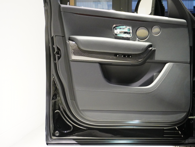 ロールスロイス カリナン 6.75 4WD Black Badge　正規D車 左H Starlight Headliner ACC 黒革 ｼｰﾄﾋｰﾀｰ&ﾍﾞﾝﾁﾚｰﾀｰ 純正HDDﾅﾋﾞTV 360ｶﾒﾗ RR刺繍 ﾗﾑｳｰﾙﾌﾛｱﾏｯﾄ 専用22ｲﾝﾁAW