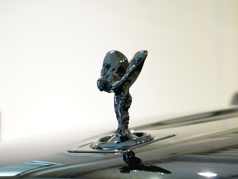 ロールスロイス カリナン 6.75 4WD Black Badge　正規D車 左H Starlight Headliner ACC 黒革 ｼｰﾄﾋｰﾀｰ&ﾍﾞﾝﾁﾚｰﾀｰ 純正HDDﾅﾋﾞTV 360ｶﾒﾗ RR刺繍 ﾗﾑｳｰﾙﾌﾛｱﾏｯﾄ 専用22ｲﾝﾁAW