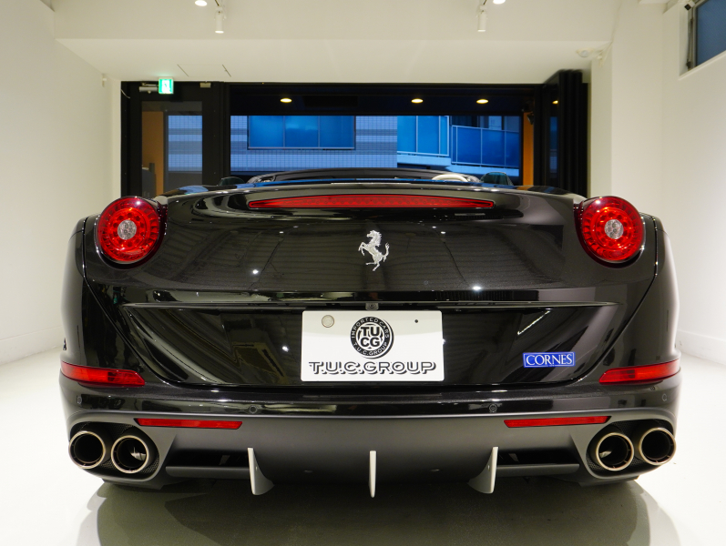 フェラーリ カリフォルニアT F1 DCT　正規D車 左H 希少OPｶﾗｰ ﾎﾜｲﾄﾚｻﾞｰ&ﾌﾞﾗｯｸｽﾃｯﾁ 純正ﾅﾋﾞ ｶｰﾎﾞﾝLEDｽﾃｱ ｽﾎﾟｰﾂｴｷｿﾞｰｽﾄ Bｶﾒﾗ 電格ﾐﾗｰ OP鍛造20AW