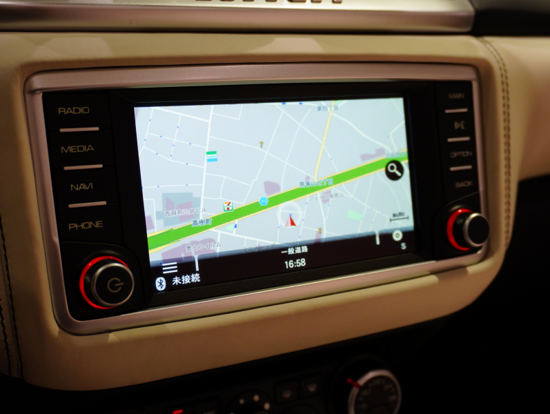 フェラーリ カリフォルニアT F1 DCT　正規D車 左H 希少OPｶﾗｰ ﾎﾜｲﾄﾚｻﾞｰ&ﾌﾞﾗｯｸｽﾃｯﾁ 純正ﾅﾋﾞ ｶｰﾎﾞﾝLEDｽﾃｱ ｽﾎﾟｰﾂｴｷｿﾞｰｽﾄ Bｶﾒﾗ 電格ﾐﾗｰ OP鍛造20AW