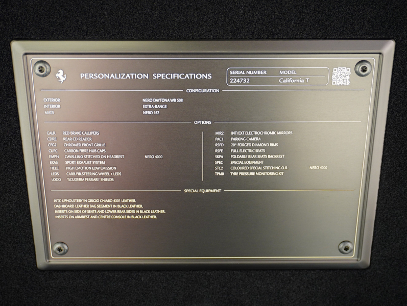 フェラーリ カリフォルニアT F1 DCT　正規D車 左H 希少OPｶﾗｰ ﾎﾜｲﾄﾚｻﾞｰ&ﾌﾞﾗｯｸｽﾃｯﾁ 純正ﾅﾋﾞ ｶｰﾎﾞﾝLEDｽﾃｱ ｽﾎﾟｰﾂｴｷｿﾞｰｽﾄ Bｶﾒﾗ 電格ﾐﾗｰ OP鍛造20AW