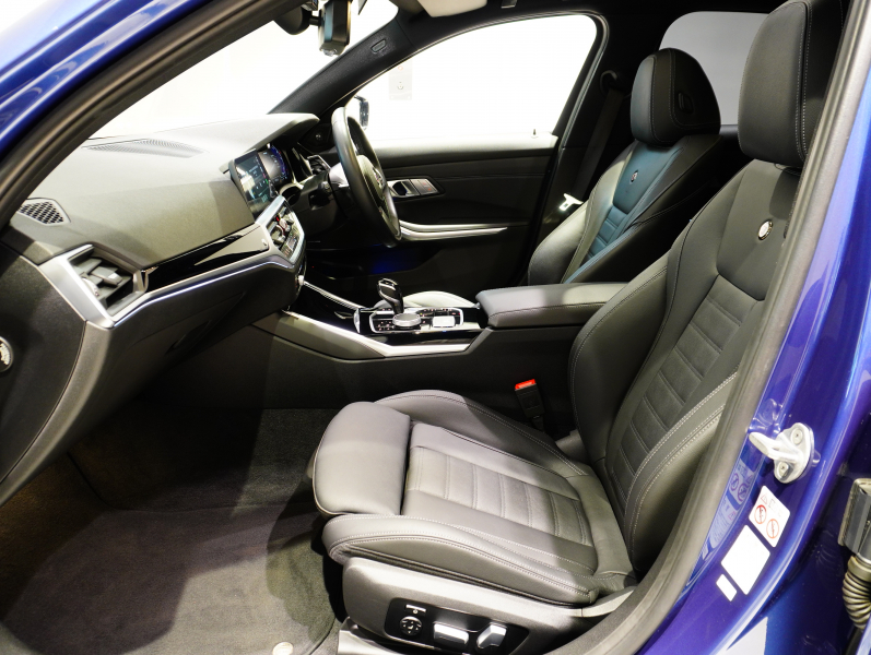 アルピナ D3 S Limousine Allrad ﾗｸﾞｼﾞｭｱﾘｰPKG　正規D車 右H OPｶﾗｰ ACC ｳﾞｧｰﾈｽｶ黒革 ｻﾝﾙｰﾌ 純正iDriveﾅﾋﾞ harman/kardon ｸﾗｼｯｸ20AW　2年保証