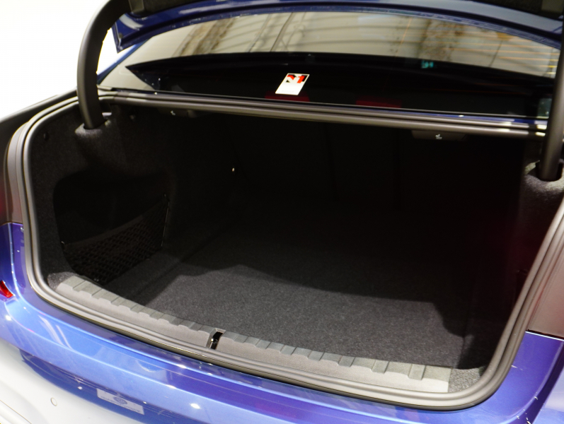 アルピナ D3 S Limousine Allrad ﾗｸﾞｼﾞｭｱﾘｰPKG　正規D車 右H OPｶﾗｰ ACC ｳﾞｧｰﾈｽｶ黒革 ｻﾝﾙｰﾌ 純正iDriveﾅﾋﾞ harman/kardon ｸﾗｼｯｸ20AW　2年保証