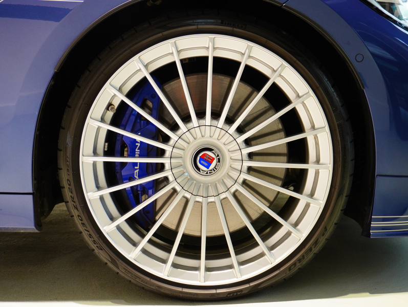 アルピナ D3 S Limousine Allrad ﾗｸﾞｼﾞｭｱﾘｰPKG　正規D車 右H OPｶﾗｰ ACC ｳﾞｧｰﾈｽｶ黒革 ｻﾝﾙｰﾌ 純正iDriveﾅﾋﾞ harman/kardon ｸﾗｼｯｸ20AW　2年保証