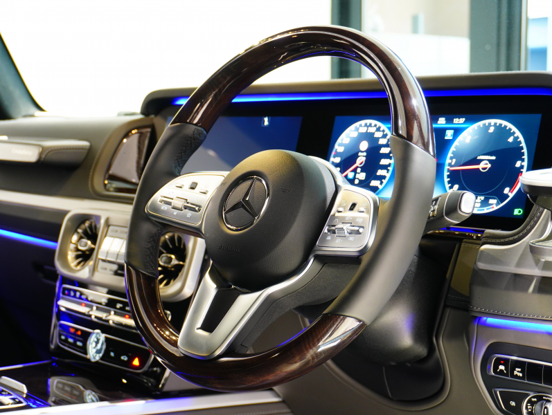 メルセデスベンツ Gクラス G400d ﾏﾇﾌｧｸﾄｩｰｱｴﾃﾞｨｼｮﾝ　正規D車 特別仕様 右H 黒革 ｻﾝﾙｰﾌ 純正ﾅﾋﾞTV ｱﾀﾞﾌﾟﾃｨﾌﾞﾀﾞﾝﾋﾟﾝｸﾞ 専用AMG20AW BRABUSﾘｯﾌﾟ　新車保証