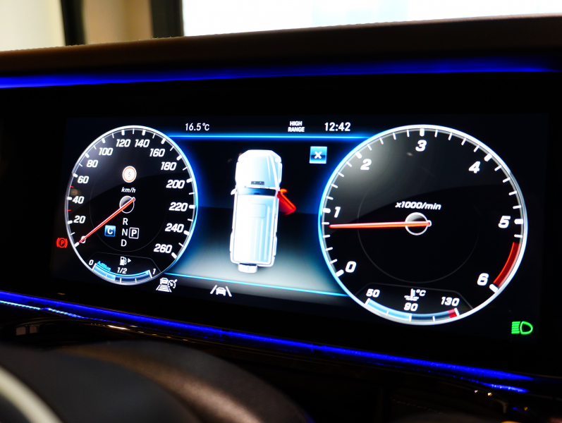 メルセデスベンツ Gクラス G400d ﾏﾇﾌｧｸﾄｩｰｱｴﾃﾞｨｼｮﾝ　正規D車 特別仕様 右H 黒革 ｻﾝﾙｰﾌ 純正ﾅﾋﾞTV ｱﾀﾞﾌﾟﾃｨﾌﾞﾀﾞﾝﾋﾟﾝｸﾞ 専用AMG20AW BRABUSﾘｯﾌﾟ　新車保証