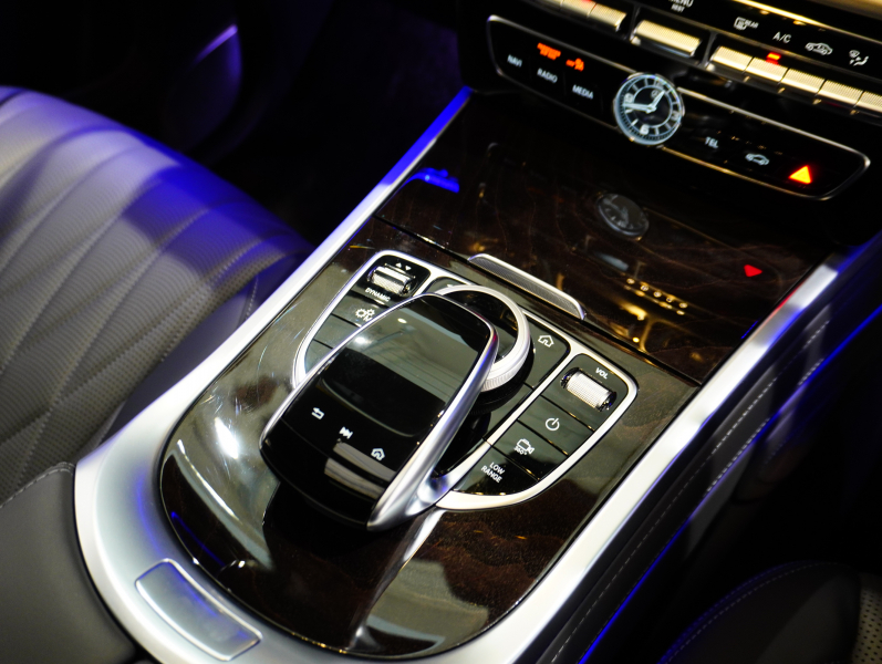 メルセデスベンツ Gクラス G400d ﾏﾇﾌｧｸﾄｩｰｱｴﾃﾞｨｼｮﾝ　正規D車 特別仕様 右H 黒革 ｻﾝﾙｰﾌ 純正ﾅﾋﾞTV ｱﾀﾞﾌﾟﾃｨﾌﾞﾀﾞﾝﾋﾟﾝｸﾞ 専用AMG20AW BRABUSﾘｯﾌﾟ　新車保証