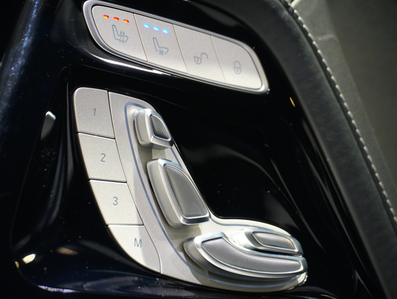 AMG Gクラス G63 AMG Editionマットブラック 正規D車 限定車 左H 専用黒革 サンルーフ 純正ナビTV Burmester AMGパフォーマンスEX ナイトPKG AMG22インチAW BRABUSボンネットドーム  カーボンFリップ 2年保証