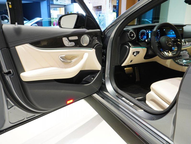 AMG Eクラス E63S 4MATIC+ ﾜｺﾞﾝ ｴｸｽｸﾙｰｼﾌﾞ&ｶｰﾎﾞﾝPKG　正規D車 左H AMGｶｰﾎﾞﾝｾﾗﾐｯｸﾌﾞﾚｰｷ ﾍﾞｰｼﾞｭ革 ﾍﾞﾝﾁﾚｰﾀｰ ﾊﾟﾉﾗﾏSR 純正MBUXﾅﾋﾞ Burmester AMGﾊﾟﾌｫｰﾏﾝｽｴｸﾞｿﾞｰｽﾄ ﾛﾜﾘﾝｸﾞｷｯﾄ 20AW　2年保証