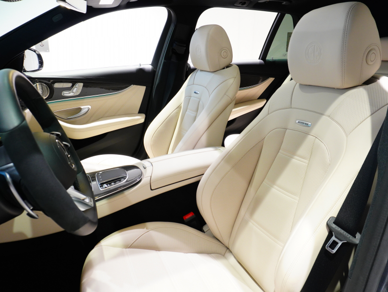 AMG Eクラス E63S 4MATIC+ ﾜｺﾞﾝ ｴｸｽｸﾙｰｼﾌﾞ&ｶｰﾎﾞﾝPKG　正規D車 左H AMGｶｰﾎﾞﾝｾﾗﾐｯｸﾌﾞﾚｰｷ ﾍﾞｰｼﾞｭ革 ﾍﾞﾝﾁﾚｰﾀｰ ﾊﾟﾉﾗﾏSR 純正MBUXﾅﾋﾞ Burmester AMGﾊﾟﾌｫｰﾏﾝｽｴｸﾞｿﾞｰｽﾄ ﾛﾜﾘﾝｸﾞｷｯﾄ 20AW　2年保証