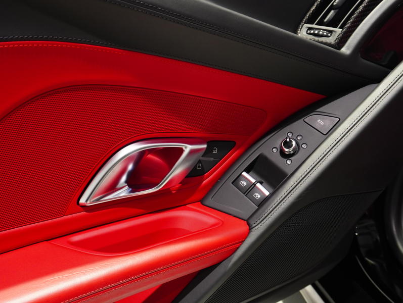 アウディ R8 ｽﾊﾟｲﾀﾞｰ 5.2 FSI V10 Quattro　正規D車 左H ﾚｯﾄﾞﾌｧｲﾝﾅｯﾊﾟﾚｻﾞｰｽﾎﾟｰﾂｼｰﾄ ﾌﾙﾚｻﾞｰﾄﾘﾑ 純正MMIﾅﾋﾞ ﾊﾞｰﾁｬﾙｺｯｸﾋﾟｯﾄ OP20ｲﾝﾁAW　2年保証