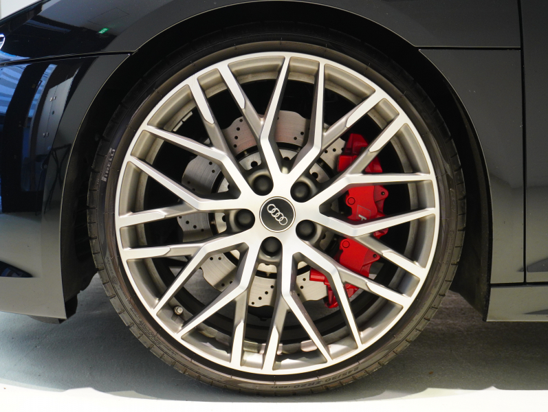 アウディ R8 ｽﾊﾟｲﾀﾞｰ 5.2 FSI V10 Quattro　正規D車 左H ﾚｯﾄﾞﾌｧｲﾝﾅｯﾊﾟﾚｻﾞｰｽﾎﾟｰﾂｼｰﾄ ﾌﾙﾚｻﾞｰﾄﾘﾑ 純正MMIﾅﾋﾞ ﾊﾞｰﾁｬﾙｺｯｸﾋﾟｯﾄ OP20ｲﾝﾁAW　2年保証