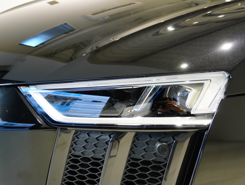 アウディ R8 ｽﾊﾟｲﾀﾞｰ 5.2 FSI V10 Quattro　正規D車 左H ﾚｯﾄﾞﾌｧｲﾝﾅｯﾊﾟﾚｻﾞｰｽﾎﾟｰﾂｼｰﾄ ﾌﾙﾚｻﾞｰﾄﾘﾑ 純正MMIﾅﾋﾞ ﾊﾞｰﾁｬﾙｺｯｸﾋﾟｯﾄ OP20ｲﾝﾁAW　2年保証