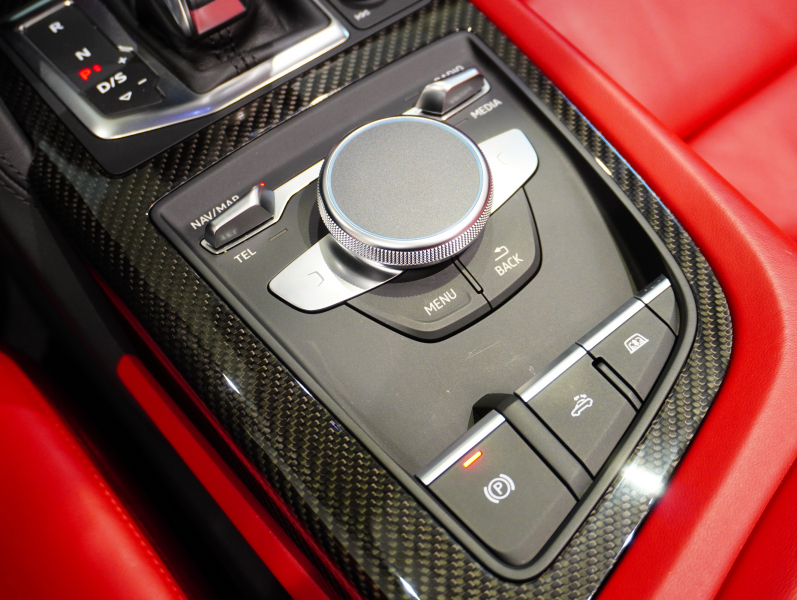 アウディ R8 ｽﾊﾟｲﾀﾞｰ 5.2 FSI V10 Quattro　正規D車 左H ﾚｯﾄﾞﾌｧｲﾝﾅｯﾊﾟﾚｻﾞｰｽﾎﾟｰﾂｼｰﾄ ﾌﾙﾚｻﾞｰﾄﾘﾑ 純正MMIﾅﾋﾞ ﾊﾞｰﾁｬﾙｺｯｸﾋﾟｯﾄ OP20ｲﾝﾁAW　2年保証