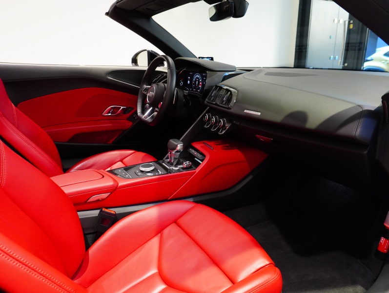 アウディ R8 ｽﾊﾟｲﾀﾞｰ 5.2 FSI V10 Quattro　正規D車 左H ﾚｯﾄﾞﾌｧｲﾝﾅｯﾊﾟﾚｻﾞｰｽﾎﾟｰﾂｼｰﾄ ﾌﾙﾚｻﾞｰﾄﾘﾑ 純正MMIﾅﾋﾞ ﾊﾞｰﾁｬﾙｺｯｸﾋﾟｯﾄ OP20ｲﾝﾁAW　2年保証