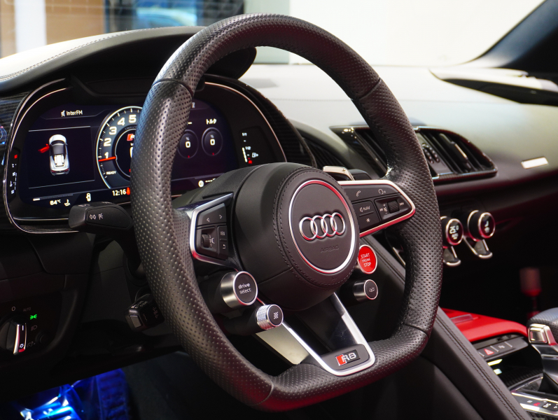 アウディ R8 ｽﾊﾟｲﾀﾞｰ 5.2 FSI V10 Quattro　正規D車 左H ﾚｯﾄﾞﾌｧｲﾝﾅｯﾊﾟﾚｻﾞｰｽﾎﾟｰﾂｼｰﾄ ﾌﾙﾚｻﾞｰﾄﾘﾑ 純正MMIﾅﾋﾞ ﾊﾞｰﾁｬﾙｺｯｸﾋﾟｯﾄ OP20ｲﾝﾁAW　2年保証