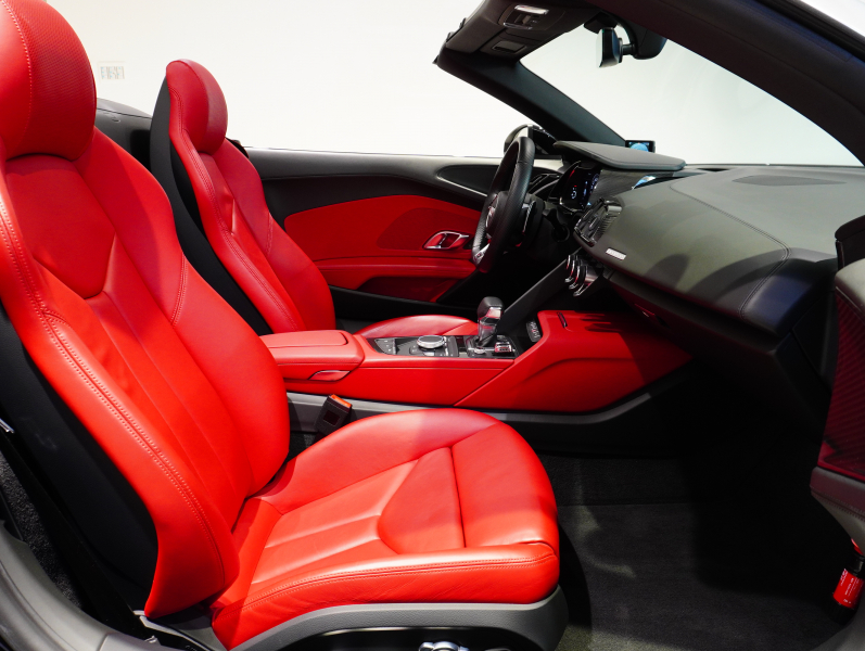 アウディ R8 ｽﾊﾟｲﾀﾞｰ 5.2 FSI V10 Quattro　正規D車 左H ﾚｯﾄﾞﾌｧｲﾝﾅｯﾊﾟﾚｻﾞｰｽﾎﾟｰﾂｼｰﾄ ﾌﾙﾚｻﾞｰﾄﾘﾑ 純正MMIﾅﾋﾞ ﾊﾞｰﾁｬﾙｺｯｸﾋﾟｯﾄ OP20ｲﾝﾁAW　2年保証