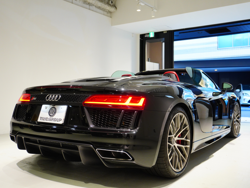 アウディ R8 ｽﾊﾟｲﾀﾞｰ 5.2 FSI V10 Quattro　正規D車 左H ﾚｯﾄﾞﾌｧｲﾝﾅｯﾊﾟﾚｻﾞｰｽﾎﾟｰﾂｼｰﾄ ﾌﾙﾚｻﾞｰﾄﾘﾑ 純正MMIﾅﾋﾞ ﾊﾞｰﾁｬﾙｺｯｸﾋﾟｯﾄ OP20ｲﾝﾁAW　2年保証