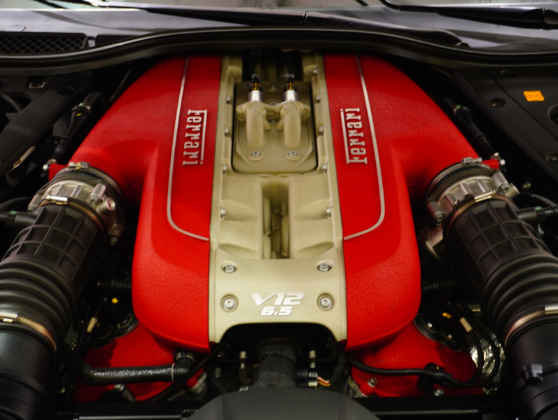 フェラーリ 812 スーパーファスト F1 DCT　正規D車 左H ｶｰﾎﾞﾝﾌｧｲﾊﾞｰﾄﾞﾗｲﾊﾞｰｿﾞｰﾝ+LEDｽﾃｱﾘﾝｸﾞ ｻｽﾍﾟﾝｼｮﾝﾘﾌﾀｰ ﾌﾙ電動ﾃﾞｲﾄﾅｼｰﾄ 純正ﾅﾋﾞ ﾊﾟｰｷﾝｸﾞｶﾒﾗ ｶｰﾎﾞﾝｲﾝﾃﾘｱ ﾊﾟｯｾﾝｼﾞｬｰﾃﾞｨｽﾌﾟﾚｲ 鍛造20AW ﾏｯﾄPPF