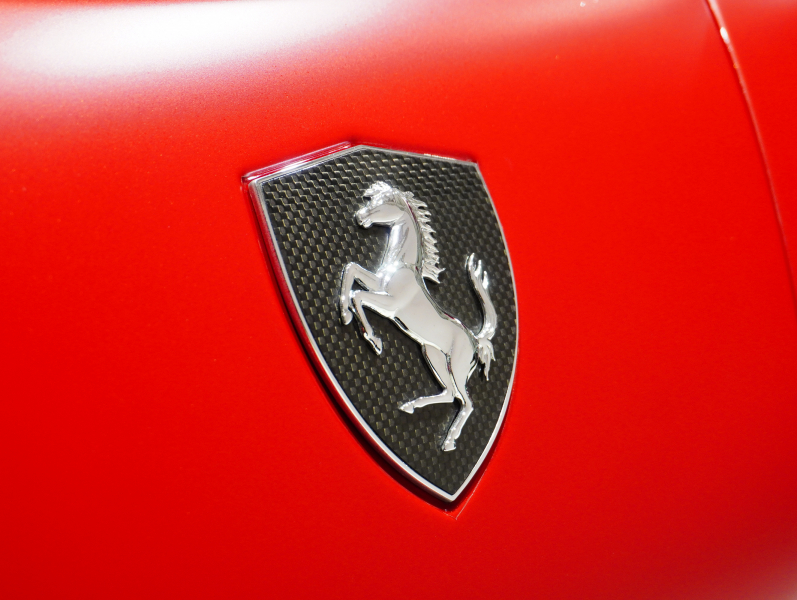 フェラーリ 812 スーパーファスト F1 DCT　正規D車 左H ｶｰﾎﾞﾝﾌｧｲﾊﾞｰﾄﾞﾗｲﾊﾞｰｿﾞｰﾝ+LEDｽﾃｱﾘﾝｸﾞ ｻｽﾍﾟﾝｼｮﾝﾘﾌﾀｰ ﾌﾙ電動ﾃﾞｲﾄﾅｼｰﾄ 純正ﾅﾋﾞ ﾊﾟｰｷﾝｸﾞｶﾒﾗ ｶｰﾎﾞﾝｲﾝﾃﾘｱ ﾊﾟｯｾﾝｼﾞｬｰﾃﾞｨｽﾌﾟﾚｲ 鍛造20AW ﾏｯﾄPPF