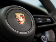 ポルシェ 911(Type992) カレラS カブリオレ スポーツクロノPKG 正規D車 左H 1オーナー エントリーD フルレザーツートンインテリア グレー革 純正PCMナビ CarPlay アクティブセーフティ サラウンドカメラ カレラS20/21AW 2年保証