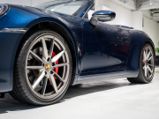 ポルシェ 911(Type992) カレラS カブリオレ スポーツクロノPKG 正規D車 左H 1オーナー エントリーD フルレザーツートンインテリア グレー革 純正PCMナビ CarPlay アクティブセーフティ サラウンドカメラ カレラS20/21AW 2年保証