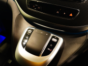 メルセデスベンツ Vクラス V220d ｽﾎﾟｰﾂﾛﾝｸﾞ ﾚｰﾀﾞｰP　ﾏｲﾊﾞｯﾊ仕様 ｴｸﾞｾｸﾃｨﾌﾞｼｰﾄ TVﾓﾆﾀｰ付ﾊﾟｰﾃｰｼｮﾝ 4人乗り ﾂｰﾄﾝﾗｯﾋﾟﾝｸﾞ　2年保証付