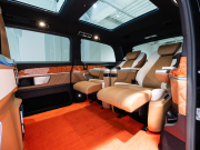 メルセデスベンツ Vクラス V220d ｽﾎﾟｰﾂﾛﾝｸﾞ ﾚｰﾀﾞｰP　ﾏｲﾊﾞｯﾊ仕様 ｴｸﾞｾｸﾃｨﾌﾞｼｰﾄ TVﾓﾆﾀｰ付ﾊﾟｰﾃｰｼｮﾝ 4人乗り ﾂｰﾄﾝｶﾗｰ　2年保証付