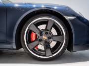 ポルシェ 911(Type991.2) ﾀｰﾎﾞ ｶﾌﾞﾘｵﾚ ｽﾎﾟｰﾂｸﾛﾉPKG　MY17 正規D車 左H ACC ｴﾝﾄﾘｰD 赤革 PCMﾅﾋﾞ TVﾁｭｰﾅｰ Bｶﾒﾗ ｶｰﾎﾞﾝｲﾝﾃﾘｱPKG LEDﾍｯﾄﾞﾗｲﾄ OP20ｲﾝﾁAW　2年保証