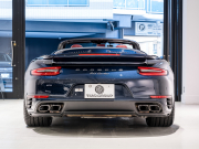 ポルシェ 911(Type991.2) ﾀｰﾎﾞ ｶﾌﾞﾘｵﾚ ｽﾎﾟｰﾂｸﾛﾉPKG　MY17 正規D車 左H ACC ｴﾝﾄﾘｰD 赤革 PCMﾅﾋﾞ TVﾁｭｰﾅｰ Bｶﾒﾗ ｶｰﾎﾞﾝｲﾝﾃﾘｱPKG LEDﾍｯﾄﾞﾗｲﾄ OP20ｲﾝﾁAW　2年保証