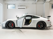 ポルシェ 911(Type991.2) GT3 ｸﾗﾌﾞｽﾎﾟｰﾂ&ｽﾎﾟｰﾂｸﾛﾉPKG　正規D車 ﾌﾛﾝﾄﾘﾌﾄ ﾚｻﾞｰｲﾝﾃﾘｱ ﾌﾙﾊﾞｹｯﾄｼｰﾄ 純正PCMﾅﾋﾞ ﾘﾊﾞｰｼﾝｸﾞｶﾒﾗ CarPlay ｷｬﾗﾗﾎﾜｲﾄ　2年保証