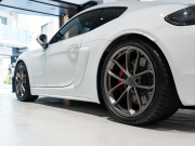 ポルシェ 718 ケイマン GT4 6MT クロノPKG 正規D車 1オーナー 右H レザーインテリアPKG PCMナビ Bカメラ CarPlay キセノンヘッドライト スポーツEX OPカラー 2年保証