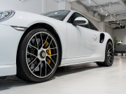 ポルシェ 911(Type991.2) ﾀｰﾎﾞS ｽﾎﾟｰﾂｸﾛﾉPKG　正規D車 ﾚｻﾞｰｲﾝﾃﾘｱ 赤革 PCMﾅﾋﾞ ﾘﾊﾞｰｼﾝｸﾞｶﾒﾗ ﾊﾟｰｸｱｼｽﾄ Carplay PCCB BOSEｻｳﾝﾄﾞ OPｶﾗｰ 　2年保証付