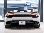 ランボルギーニ ウラカン Spyder LP580-2　正規D車 Bianco Icarus ﾌﾛﾝﾄﾘﾌﾀｰ ﾌﾙ電動ｼｰﾄ Q-citura 純正ﾅﾋﾞ ﾘｱｶﾒﾗ ﾏｸﾞﾈﾄﾚｵﾛｼﾞｶﾙｻｽ NOVITECｻｽ ｽﾎﾟｰﾂｴｷｿﾞｰｽﾄ 鍛造20AW