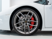 ランボルギーニ ウラカン Spyder LP580-2　正規D車 Bianco Icarus ﾌﾛﾝﾄﾘﾌﾀｰ ﾌﾙ電動ｼｰﾄ Q-citura 純正ﾅﾋﾞ ﾘｱｶﾒﾗ ﾏｸﾞﾈﾄﾚｵﾛｼﾞｶﾙｻｽ NOVITECｻｽ ｽﾎﾟｰﾂｴｷｿﾞｰｽﾄ 鍛造20AW