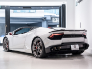 ランボルギーニ ウラカン Spyder LP580-2　正規D車 Bianco Icarus ﾌﾛﾝﾄﾘﾌﾀｰ ﾌﾙ電動ｼｰﾄ Q-citura 純正ﾅﾋﾞ ﾘｱｶﾒﾗ ﾏｸﾞﾈﾄﾚｵﾛｼﾞｶﾙｻｽ NOVITECｻｽ ｽﾎﾟｰﾂｴｷｿﾞｰｽﾄ 鍛造20AW