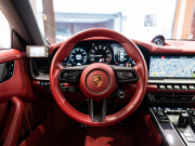 ポルシェ 911(Type992) ｶﾚﾗ4S ｽﾎﾟｰﾂｸﾛﾉPKG　正規D車 左H Fﾘﾌﾄ PDCC ｴﾝﾄﾘｰD ﾌﾙﾚｻﾞｰｲﾝﾃﾘｱ ﾎﾞﾙﾄﾞｰﾚｯﾄﾞ革 軽量ｶｰﾎﾞﾝﾙｰﾌ 純正PCMﾅﾋﾞ CarPlay ACC ｻﾗｳﾝﾄﾞｶﾒﾗ ｶﾚﾗS20/21AW　2年保証