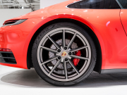 ポルシェ 911(Type992) ｶﾚﾗ4S ｽﾎﾟｰﾂｸﾛﾉPKG　正規D車 左H Fﾘﾌﾄ PDCC ｴﾝﾄﾘｰD ﾌﾙﾚｻﾞｰｲﾝﾃﾘｱ ﾎﾞﾙﾄﾞｰﾚｯﾄﾞ革 軽量ｶｰﾎﾞﾝﾙｰﾌ 純正PCMﾅﾋﾞ CarPlay ACC ｻﾗｳﾝﾄﾞｶﾒﾗ ｶﾚﾗS20/21AW　2年保証