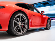 ポルシェ 911(Type992) ｶﾚﾗ4S ｽﾎﾟｰﾂｸﾛﾉPKG　正規D車 左H Fﾘﾌﾄ PDCC ｴﾝﾄﾘｰD ﾌﾙﾚｻﾞｰｲﾝﾃﾘｱ ﾎﾞﾙﾄﾞｰﾚｯﾄﾞ革 軽量ｶｰﾎﾞﾝﾙｰﾌ 純正PCMﾅﾋﾞ CarPlay ACC ｻﾗｳﾝﾄﾞｶﾒﾗ ｶﾚﾗS20/21AW　2年保証