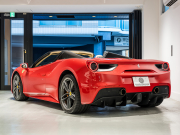 フェラーリ 488スパイダー F1 DCT 正規D車 RossoCorsa フロントサスペンションリフティング Cremaレザー フル電動シート シートヒーター カーボンLEDステア カーボンインテリア JBLサウンド 鍛造20AW