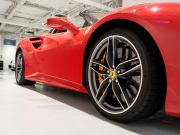 フェラーリ 488スパイダー F1 DCT 正規D車 RossoCorsa フロントサスペンションリフティング Cremaレザー フル電動シート シートヒーター カーボンLEDステア カーボンインテリア JBLサウンド 鍛造20AW