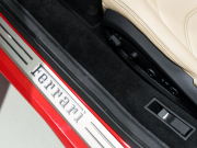 フェラーリ 488スパイダー F1 DCT 正規D車 RossoCorsa フロントサスペンションリフティング Cremaレザー フル電動シート シートヒーター カーボンLEDステア カーボンインテリア JBLサウンド 鍛造20AW