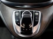 メルセデスベンツ Vクラス V220d ｽﾎﾟｰﾂ ﾛﾝｸﾞ ﾚｰﾀﾞｰP　ﾏｲﾊﾞｯﾊ仕様 ｴｸﾞｾｸﾃｨﾌﾞｼｰﾄ TVﾓﾆﾀｰ付ﾊﾟｰﾃｰｼｮﾝ ﾊﾟﾉﾗﾏSR 4人乗り