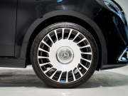 メルセデスベンツ Vクラス V220d ｽﾎﾟｰﾂ ﾛﾝｸﾞ ﾚｰﾀﾞｰP　ﾏｲﾊﾞｯﾊ仕様 ｴｸﾞｾｸﾃｨﾌﾞｼｰﾄ TVﾓﾆﾀｰ付ﾊﾟｰﾃｰｼｮﾝ ﾊﾟﾉﾗﾏSR 4人乗り